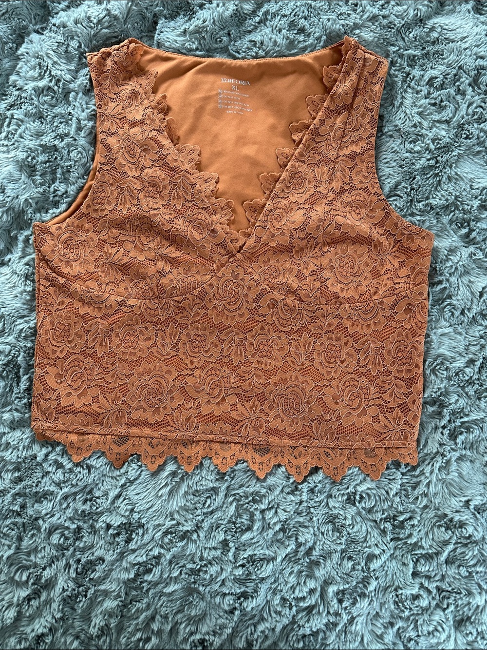 ReoRia Lace V-Neck Cropped Camisole in Rust Orange